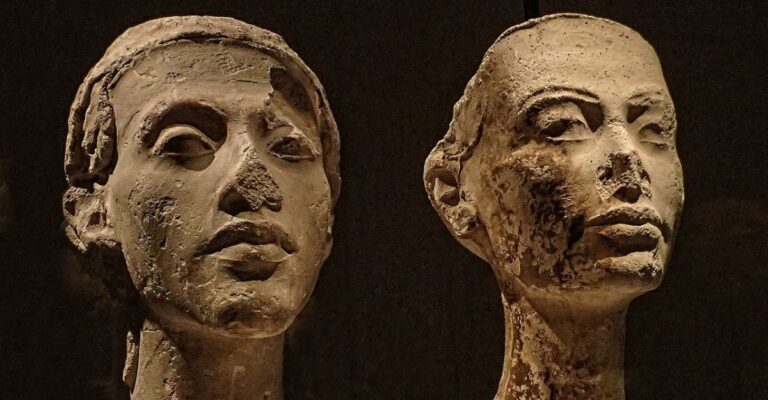 Akenatón y Nefertiti
