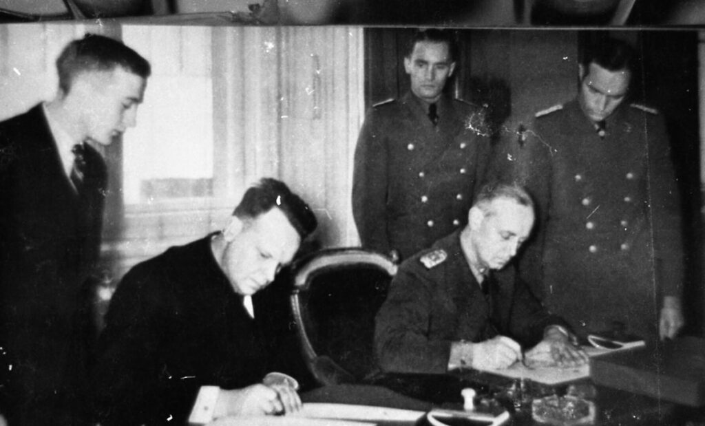 firma del pacto ribbentrop molotov